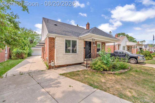 7267 Fenton Street, Dearborn Heights, MI 48127
