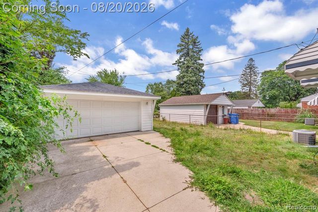 7267 Fenton Street, Dearborn Heights, MI 48127
