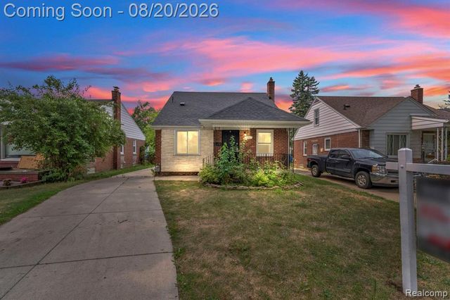 7267 Fenton Street, Dearborn Heights, MI 48127