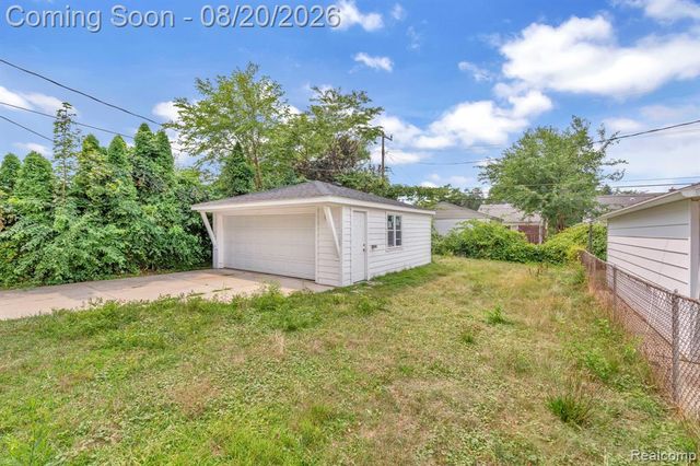 7267 Fenton Street, Dearborn Heights, MI 48127