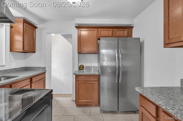 7267 Fenton Street, Dearborn Heights, MI 48127