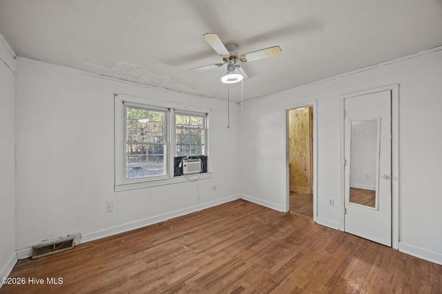 1358 Warrentown Road, Snow Hill, NC 28580