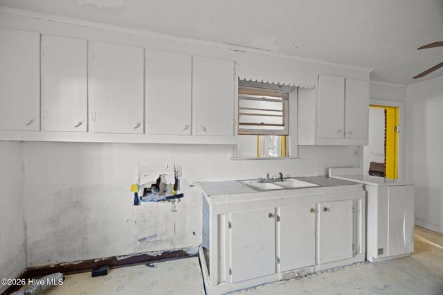 1358 Warrentown Road, Snow Hill, NC 28580