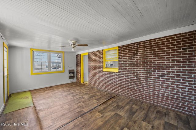 1358 Warrentown Road, Snow Hill, NC 28580