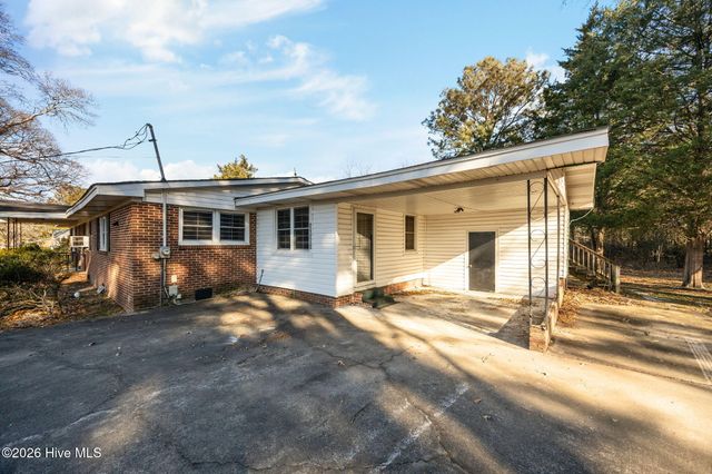 1358 Warrentown Road, Snow Hill, NC 28580