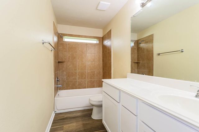 914 Doubletree Glen Drive, Houston, TX 77073