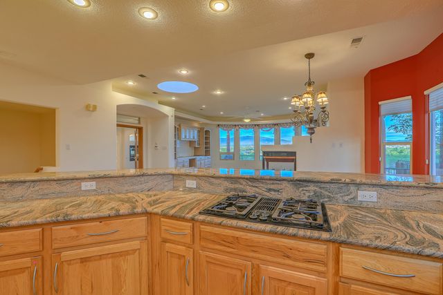 1824 Calle Del Vista Road NW, Albuquerque, NM 87105