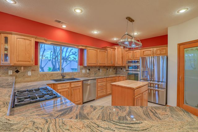 1824 Calle Del Vista Road NW, Albuquerque, NM 87105
