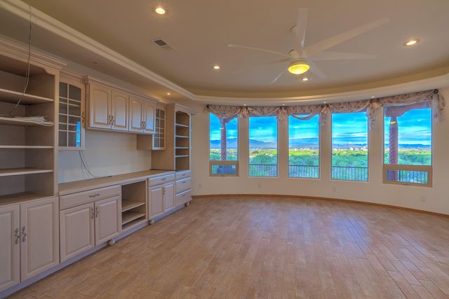 1824 Calle Del Vista Road NW, Albuquerque, NM 87105