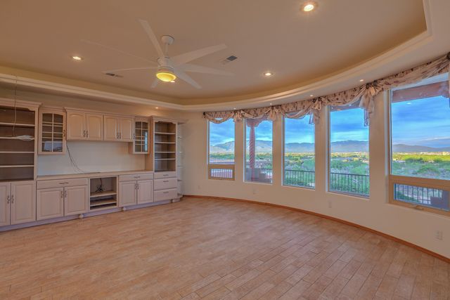 1824 Calle Del Vista Road NW, Albuquerque, NM 87105