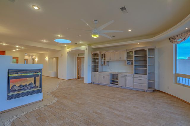 1824 Calle Del Vista Road NW, Albuquerque, NM 87105