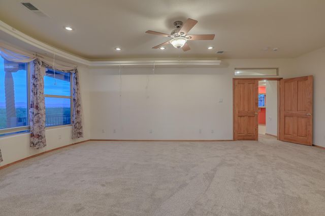 1824 Calle Del Vista Road NW, Albuquerque, NM 87105