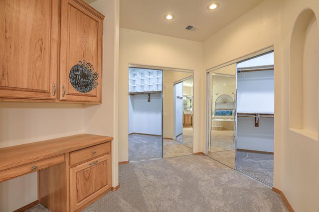 1824 Calle Del Vista Road NW, Albuquerque, NM 87105