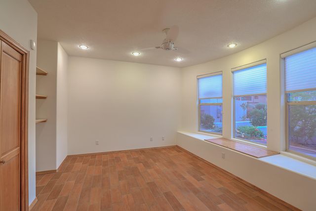 1824 Calle Del Vista Road NW, Albuquerque, NM 87105