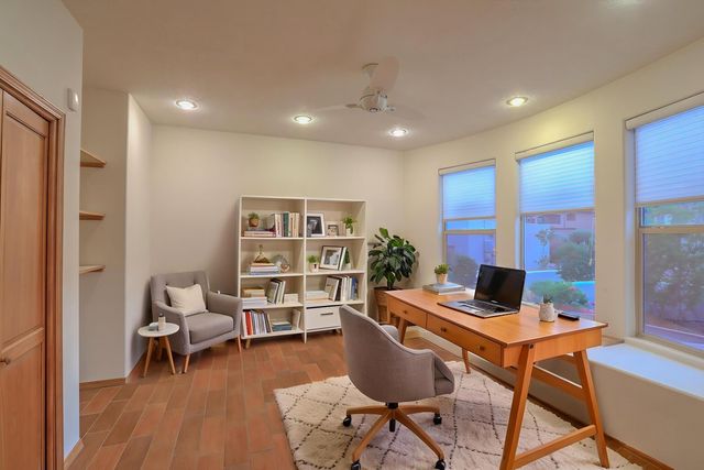 1824 Calle Del Vista Road NW, Albuquerque, NM 87105