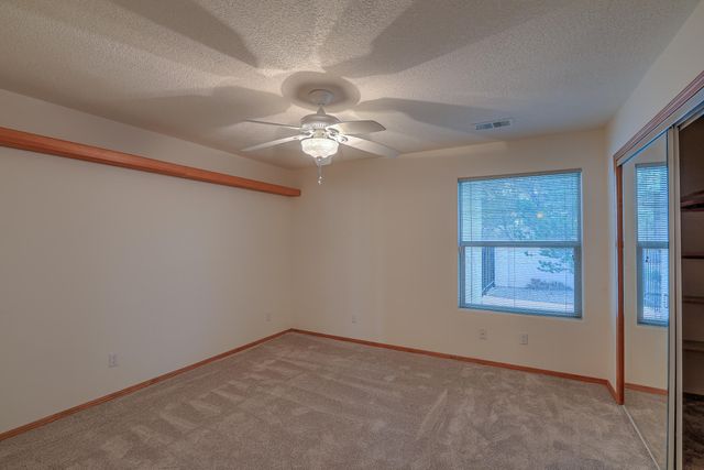 1824 Calle Del Vista Road NW, Albuquerque, NM 87105