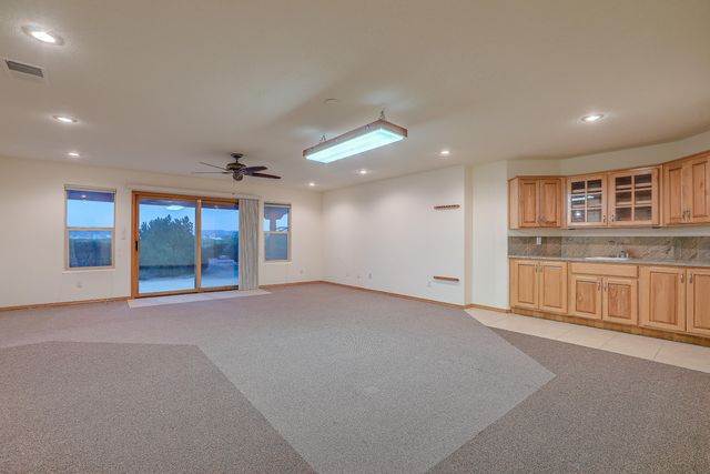 1824 Calle Del Vista Road NW, Albuquerque, NM 87105