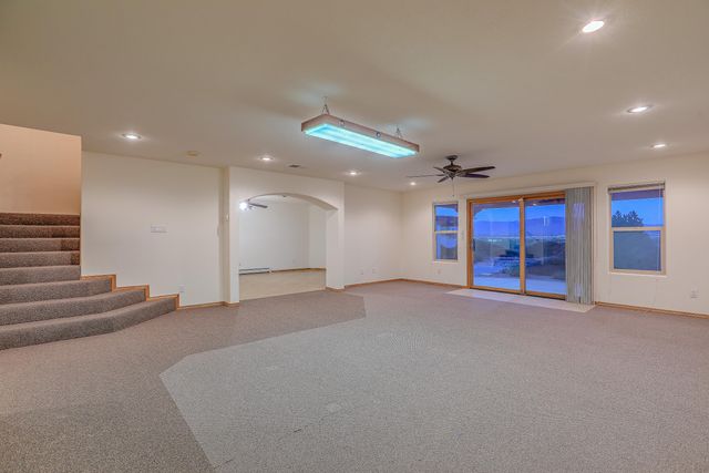 1824 Calle Del Vista Road NW, Albuquerque, NM 87105