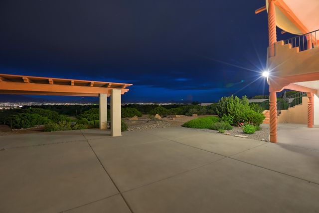 1824 Calle Del Vista Road NW, Albuquerque, NM 87105