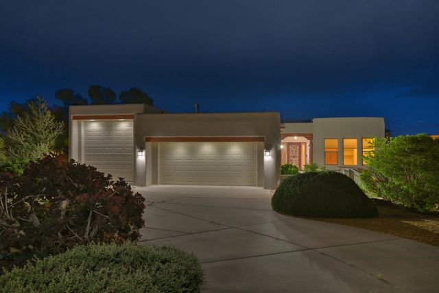 1824 Calle Del Vista Road NW, Albuquerque, NM 87105