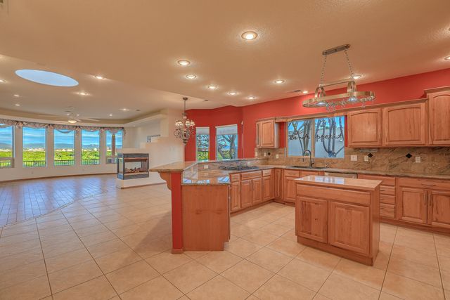 1824 Calle Del Vista Road NW, Albuquerque, NM 87105