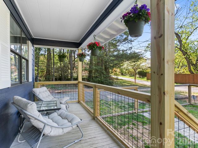 103 Rainbow Lane, Black Mountain, NC 28711