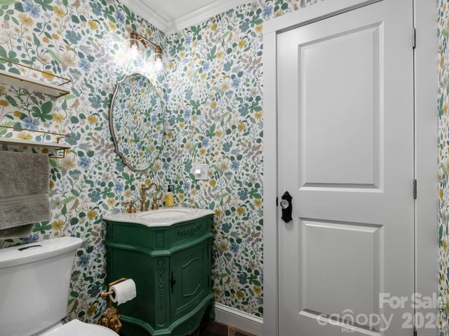 103 Rainbow Lane, Black Mountain, NC 28711