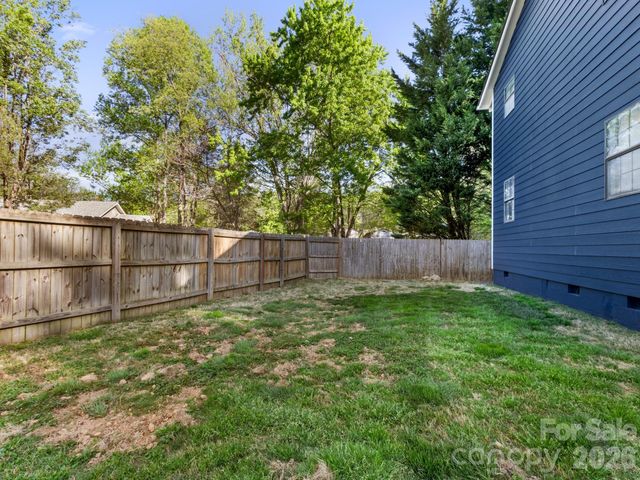 103 Rainbow Lane, Black Mountain, NC 28711