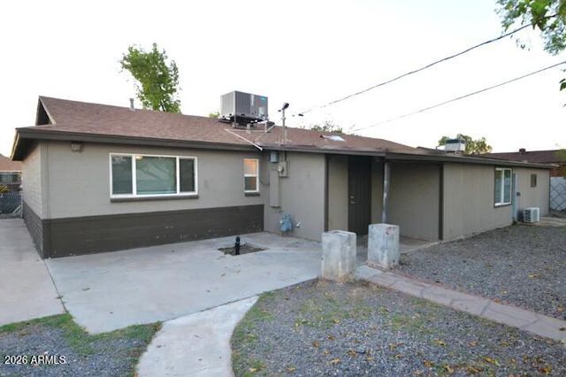 3326 W LARKSPUR Drive, Phoenix, AZ 85029