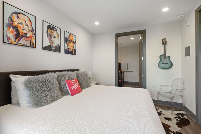 65 Lindsley Ave Apt 412, Nashville, TN 37210