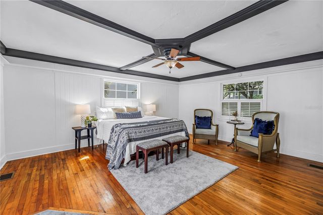 229 18TH AVENUE NE, St Petersburg, FL 33704
