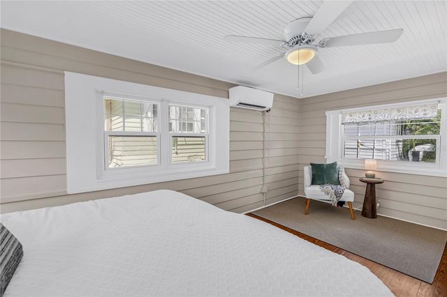 229 18TH AVENUE NE, St Petersburg, FL 33704