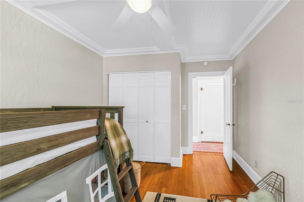Image 23 of property listing at 229 18TH AVENUE NE, St Petersburg, FL 33704