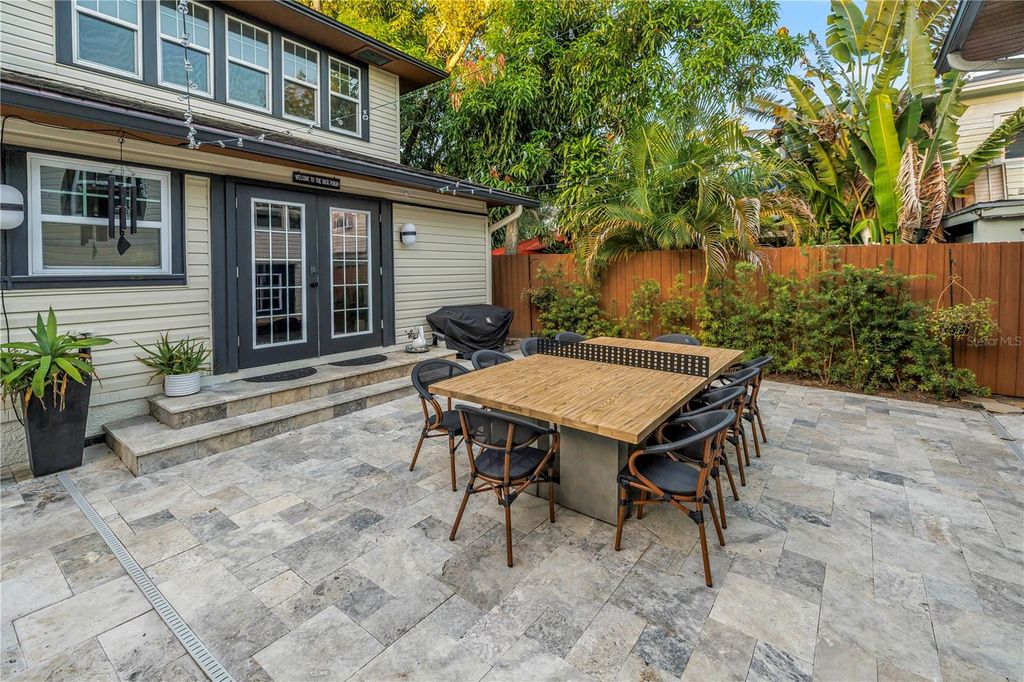 Image 37 of property listing at 229 18TH AVENUE NE, St Petersburg, FL 33704