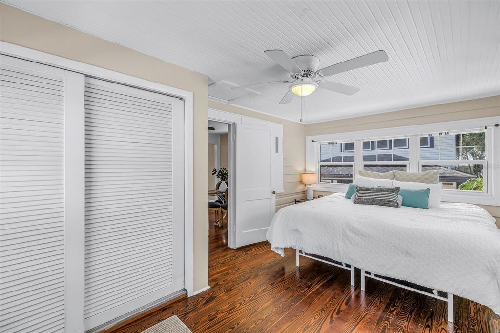 Image 53 of property listing at 229 18TH AVENUE NE, St Petersburg, FL 33704