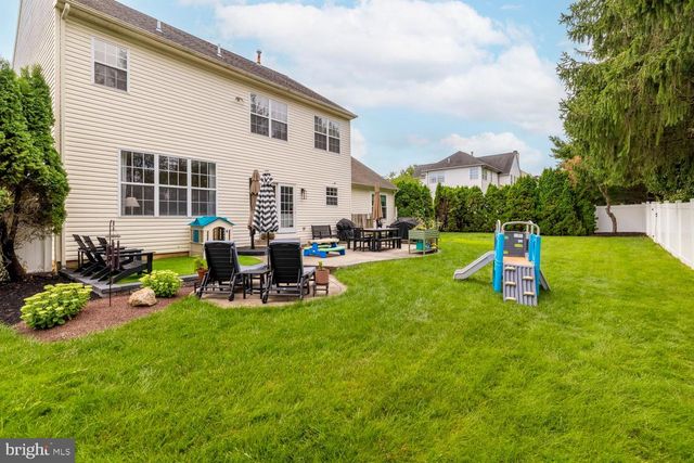 1832 HERITAGE DR, Jamison, PA 18929