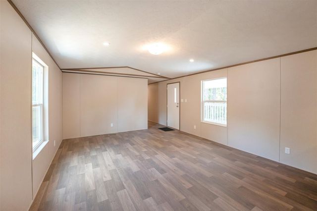 15586 Aspen Drive, Montgomery, TX 77356