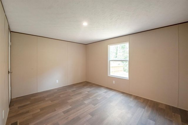 15586 Aspen Drive, Montgomery, TX 77356