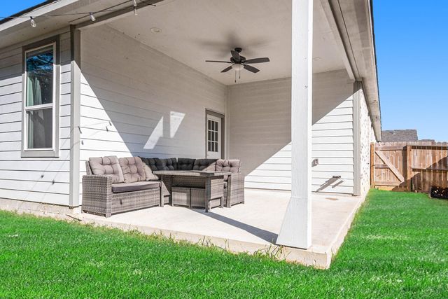 605 Little Spring Court, Anahuac, TX 77514