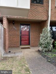 1699 KENWOOD AVE, Alexandria, VA 22302