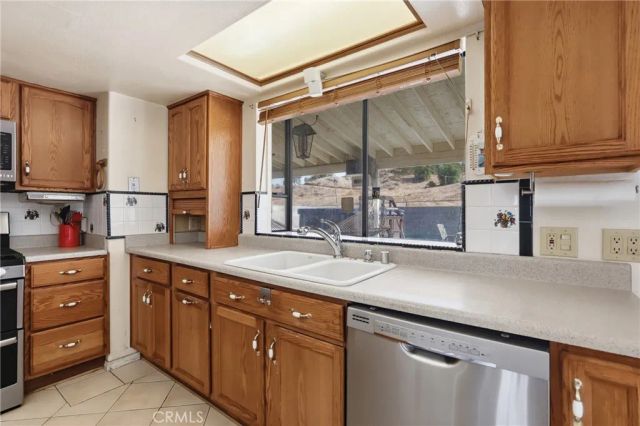 21515 Lou Ann Court, Nuevo, CA 92567