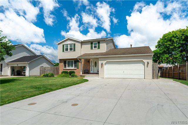 24 Grafton Ct, Lancaster, NY 14086