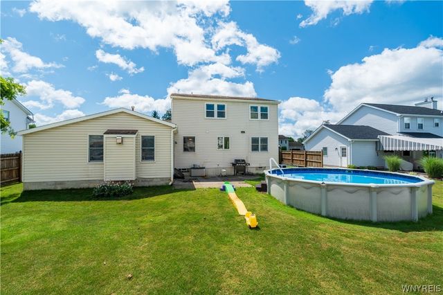 24 Grafton Ct, Lancaster, NY 14086
