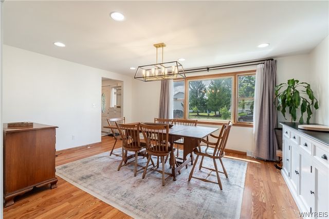 24 Grafton Ct, Lancaster, NY 14086