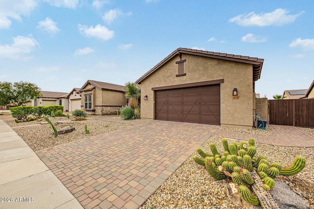 16076 W WILSHIRE Drive, Goodyear, AZ 85395 — photo 4