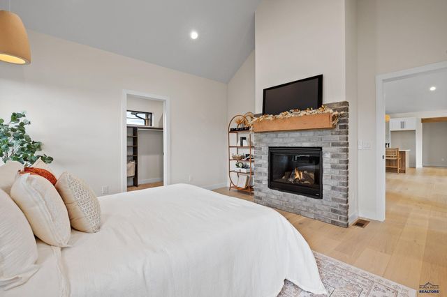 6870 WALLEYE WAY, Black Hawk, SD 57718