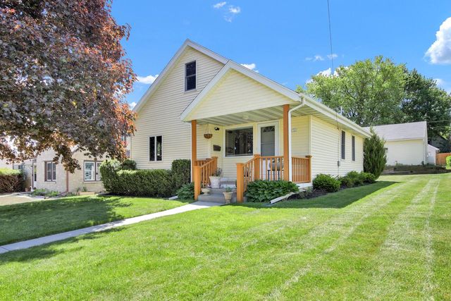721 W Larabee STREET, Port Washington, WI 53074
