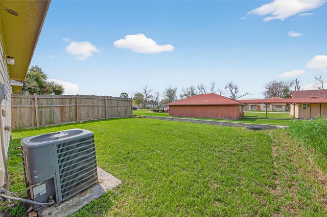 7511 Dyer Street, Houston, TX 77088