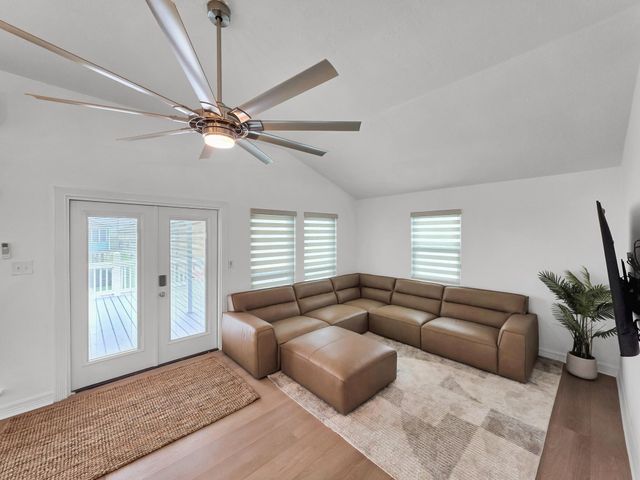 159 Ocean View Drive, Crystal Beach, TX 77650