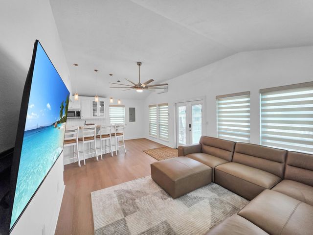 159 Ocean View Drive, Crystal Beach, TX 77650